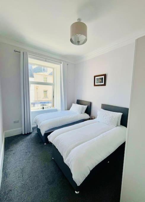 Beautiful Spacious Apartment In Town Centre 奥本 外观 照片
